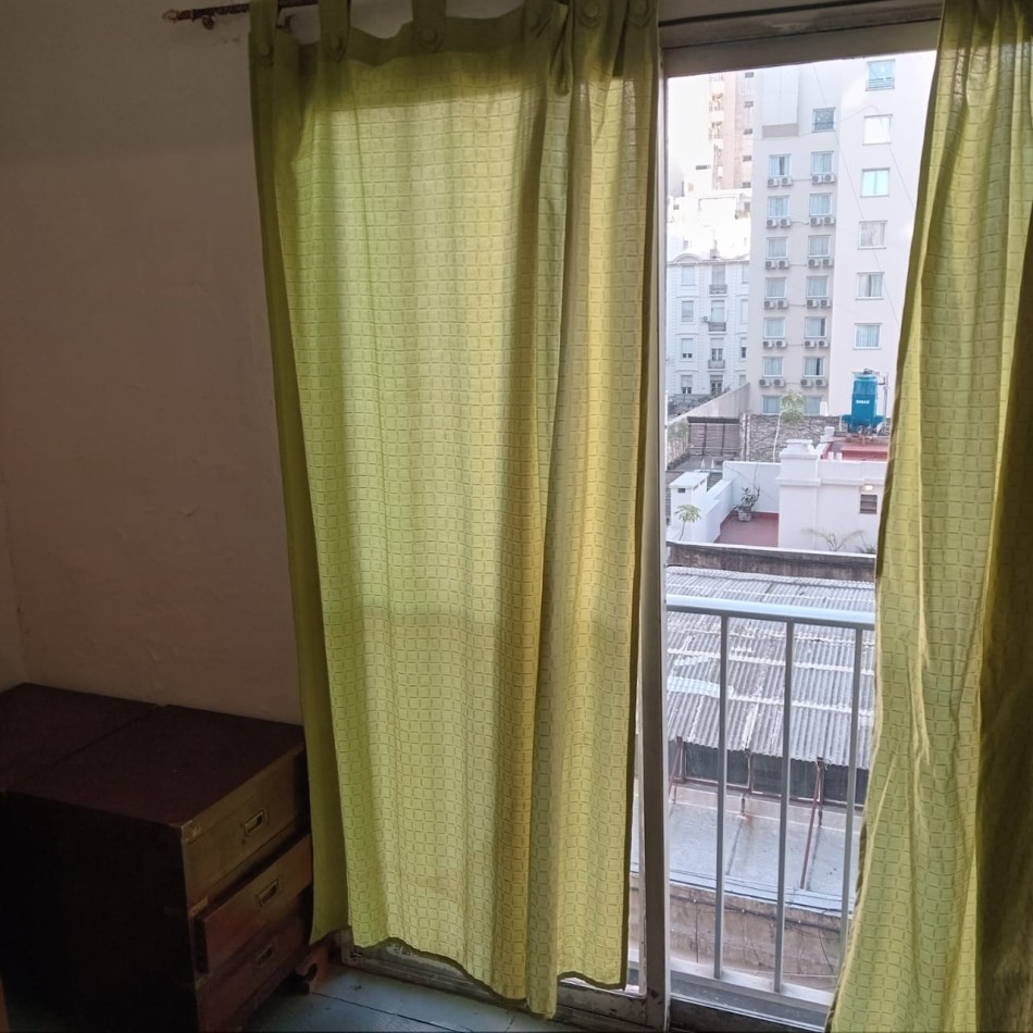 Se vende un amplio monoambiente luminoso - Recoleta