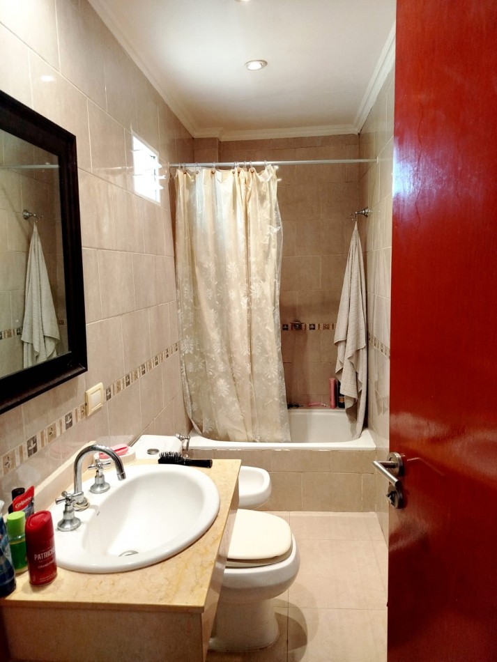 Se alquila un departamento monoambiente luminoso