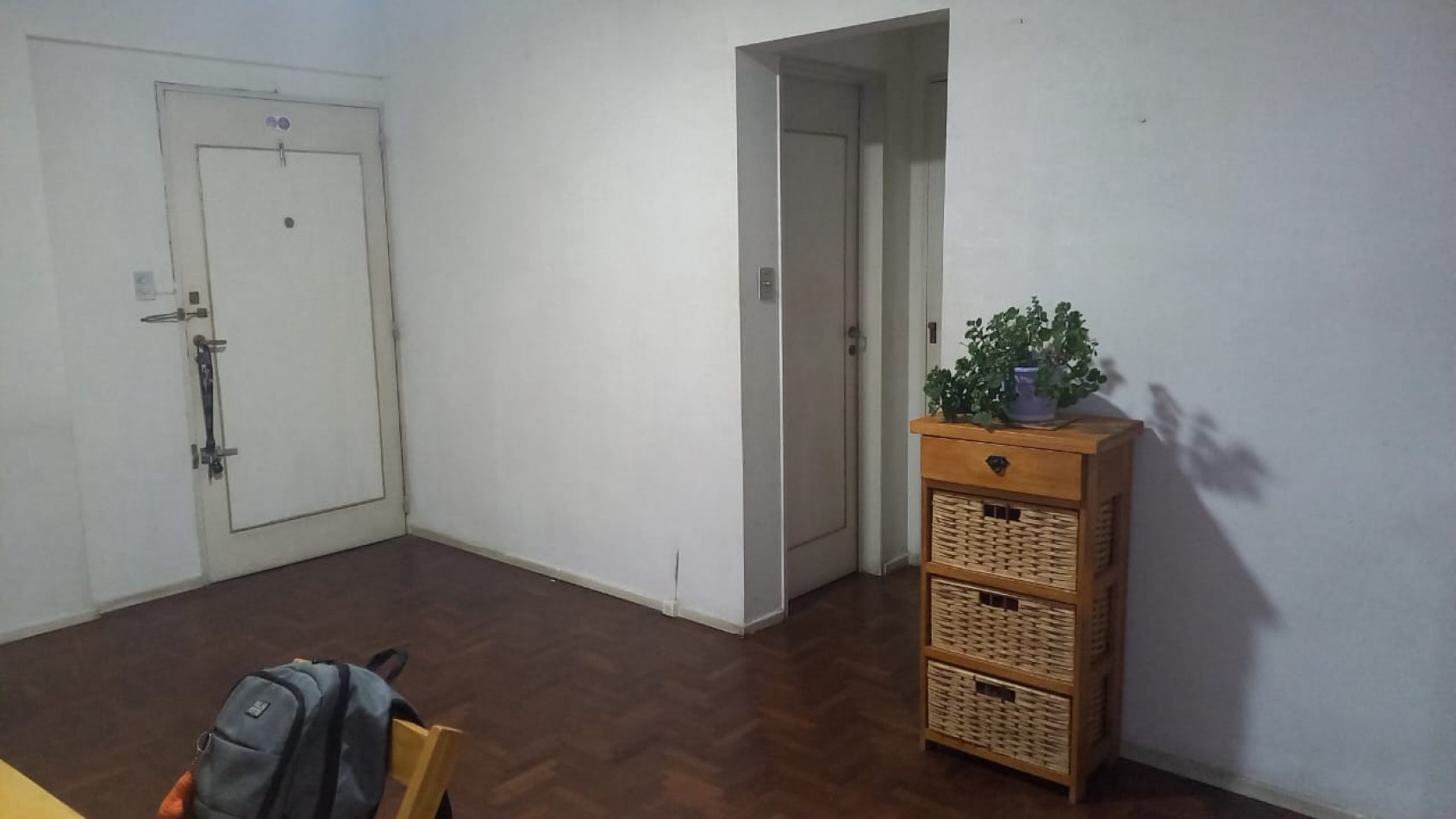 Se vende un departamento monoambiente con balcon al frente - Almagro