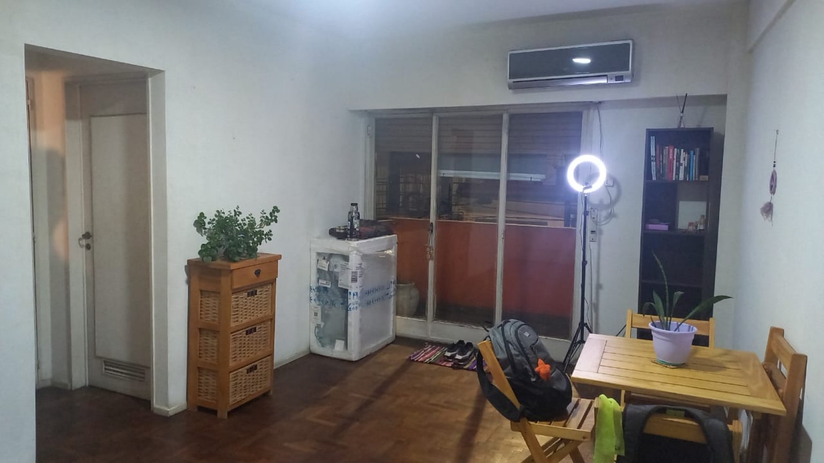 Se vende un departamento monoambiente con balcon al frente - Almagro