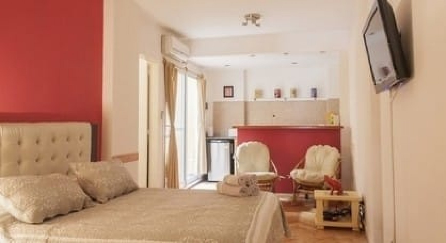 Se alquila temporal un departamento monoambiente amplio con patio - Recoleta