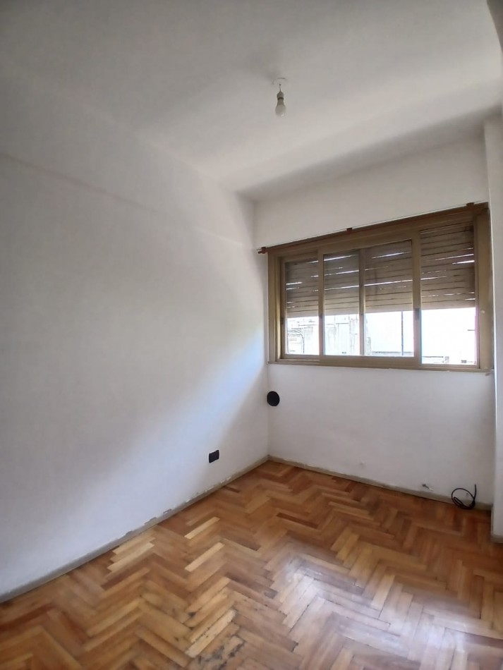 Se vende un departamento de 3 ambientes al frente - Almagro