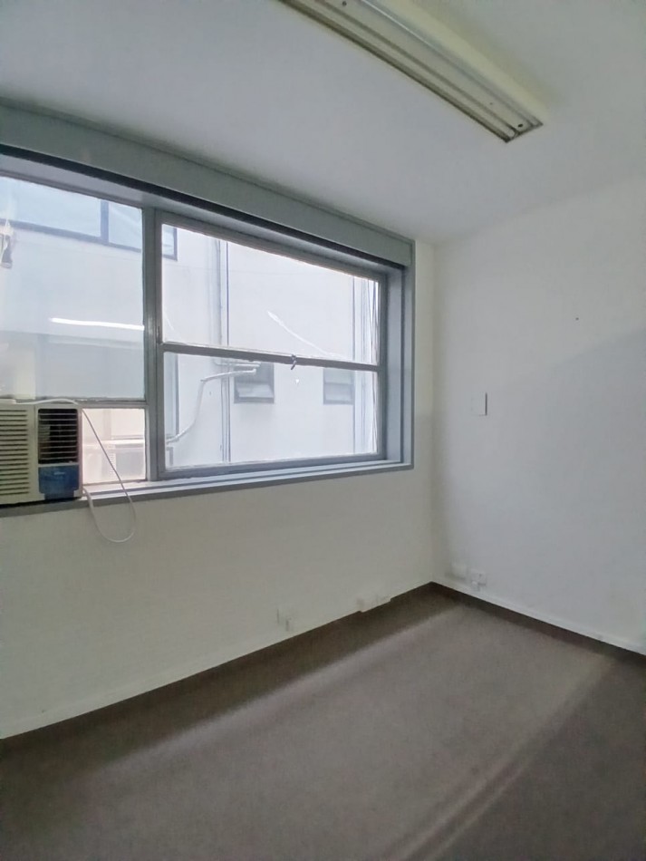 Se vende excelente oficina en edificio de Categoria - San Nicolas