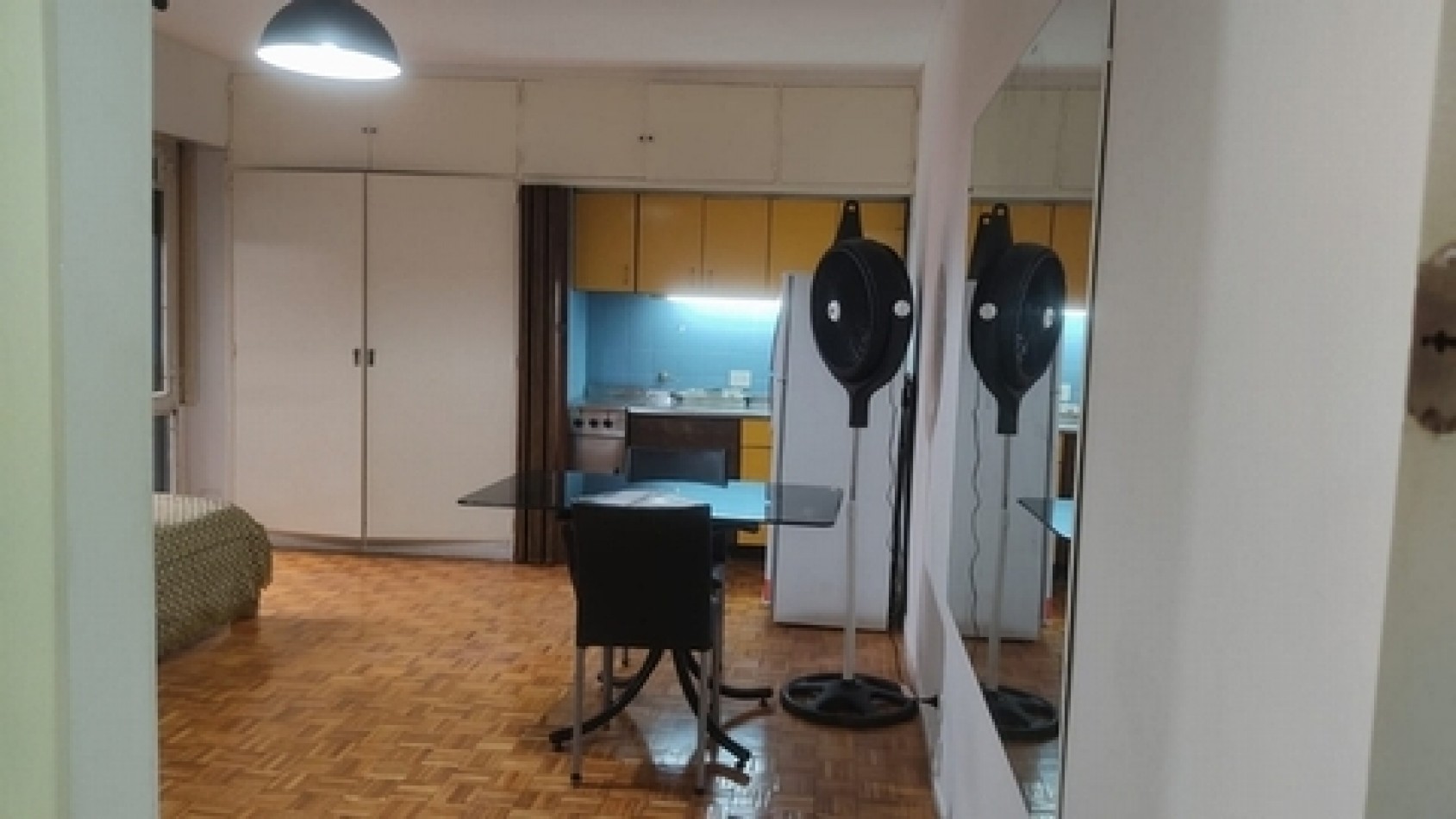 Se alquila un departamento monoambiente, amoblado