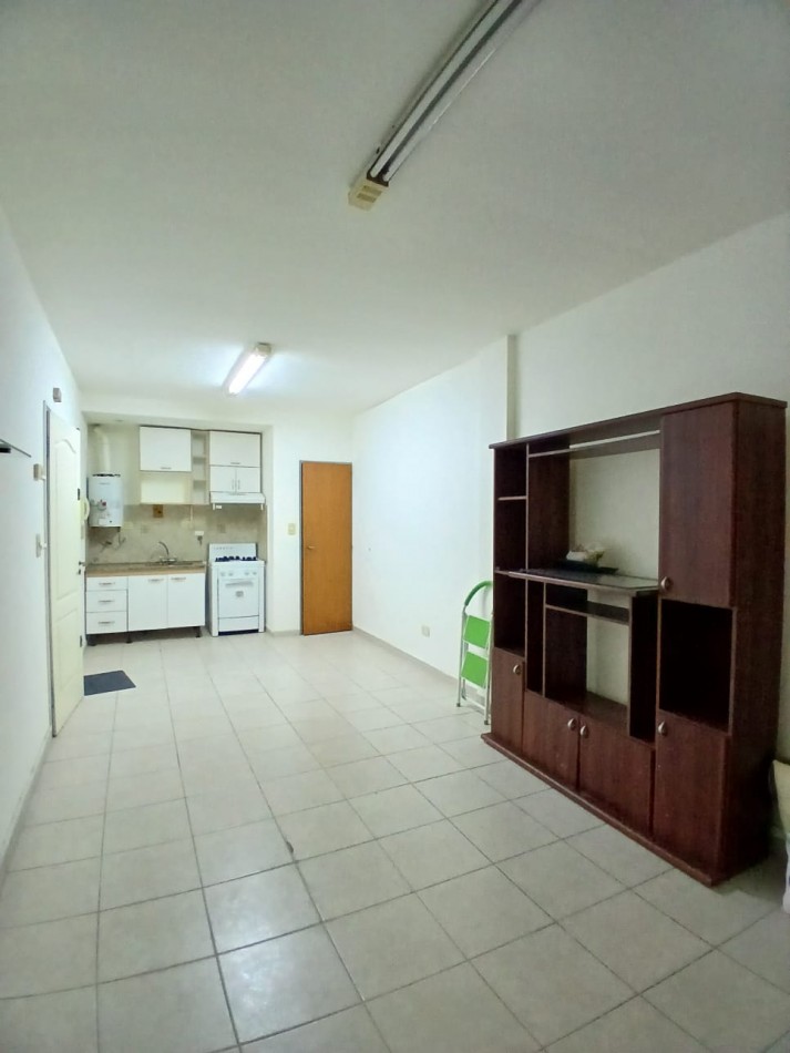 Se vende un departamento monoambiente al frente - San Cristobal