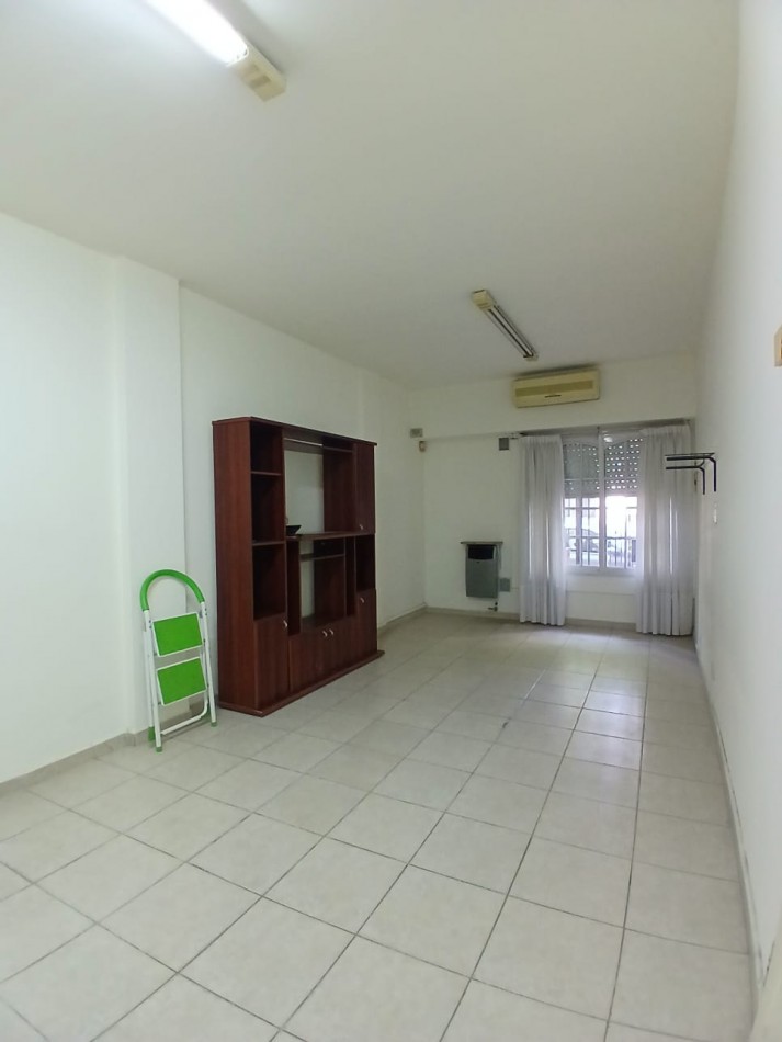 Se vende un departamento monoambiente al frente - San Cristobal