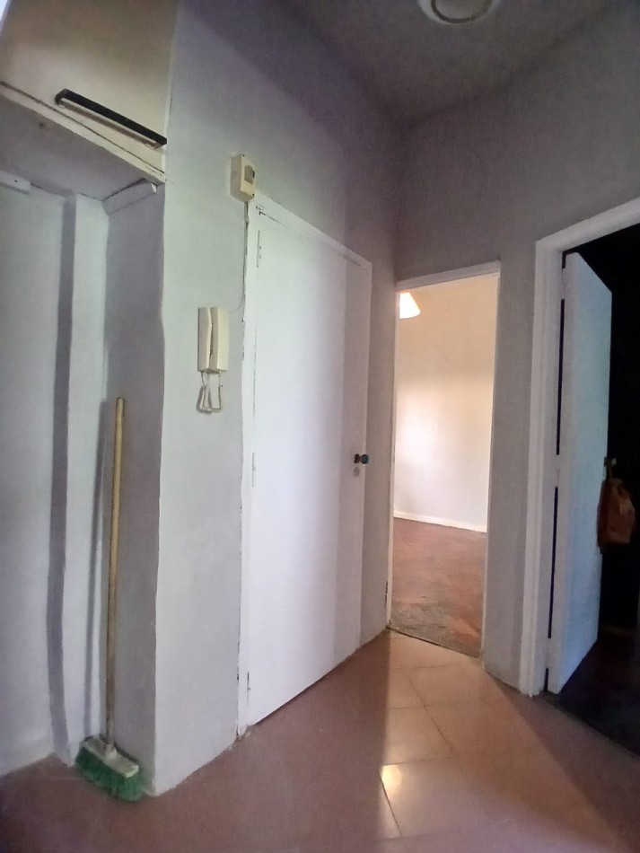 Oportunidad! se vende un agradable departamento de 3 ambientes al frente - San Cristobal