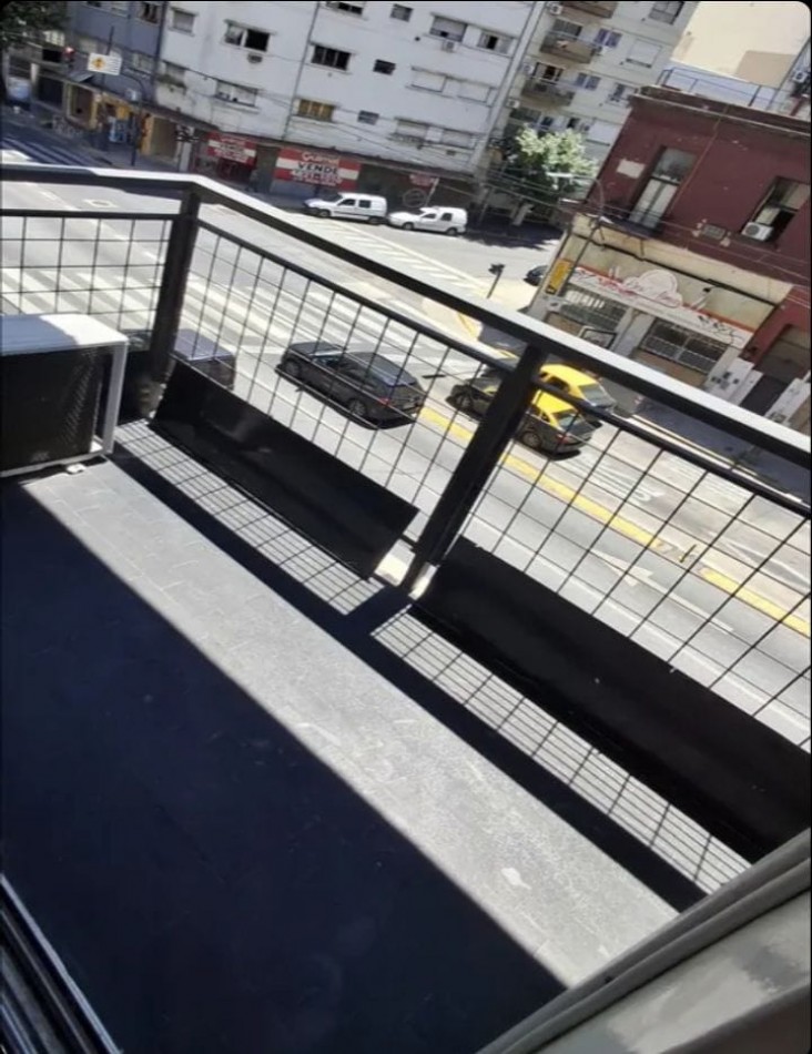 Se Vende un hermoso Departamento Monoambiente Amplio con Balcon - Balvanera