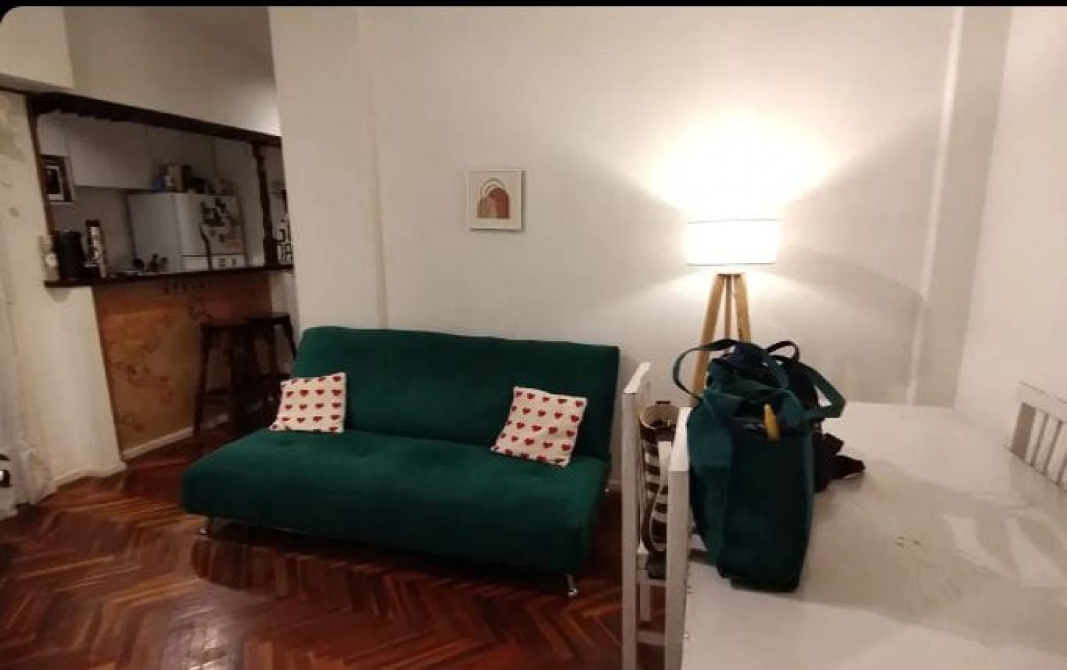 Se vende un agradable departamento de 2 ambientes --Recoleta