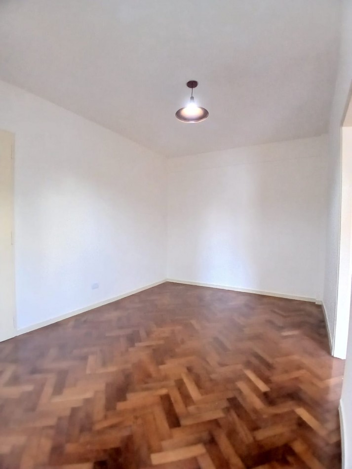 Se Alquila un Departamento de 2 Ambientes Luminoso, Bajas Expensas - Monserrat