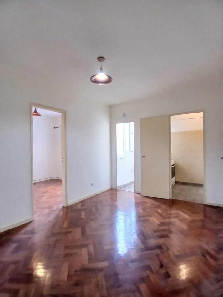 Se Alquila un Departamento de 2 Ambientes Luminoso, Bajas Expensas - Monserrat