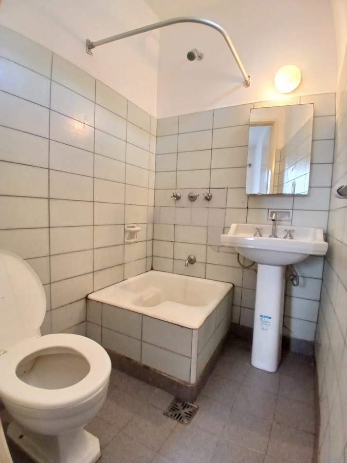 Se Alquila un Departamento de 2 Ambientes Luminoso, Bajas Expensas - Monserrat