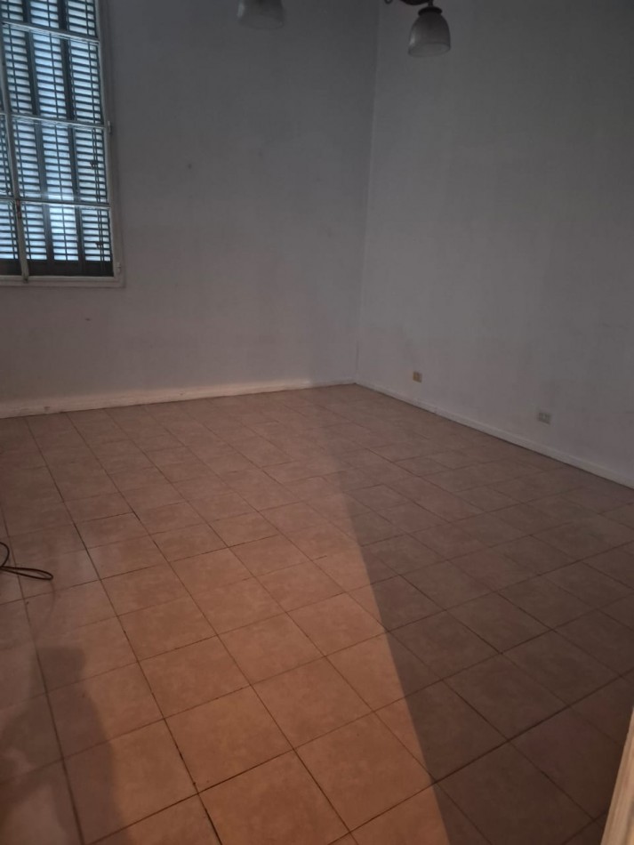 Se alquila un departamento de 2 ambientes con patio - Balvanera