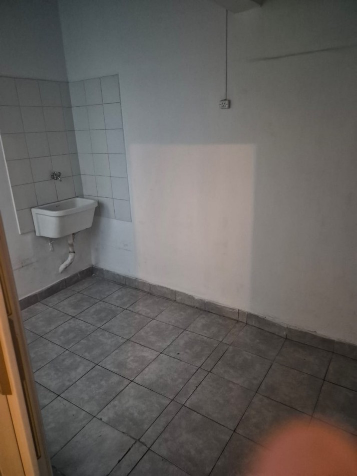 Se alquila un departamento de 2 ambientes con patio - Balvanera