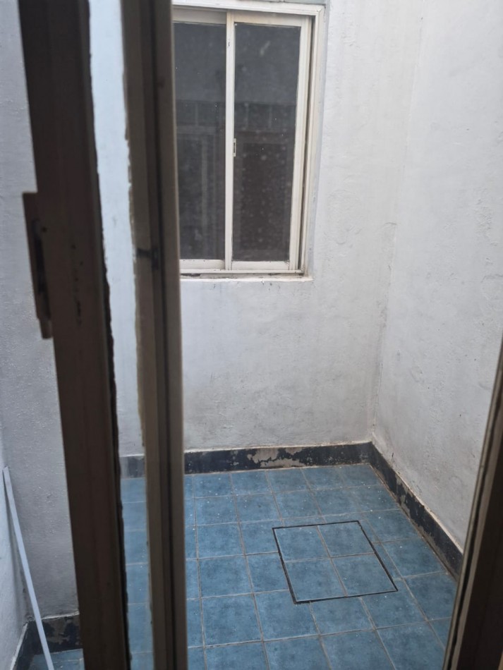 Se alquila un departamento de 2 ambientes con patio - Balvanera