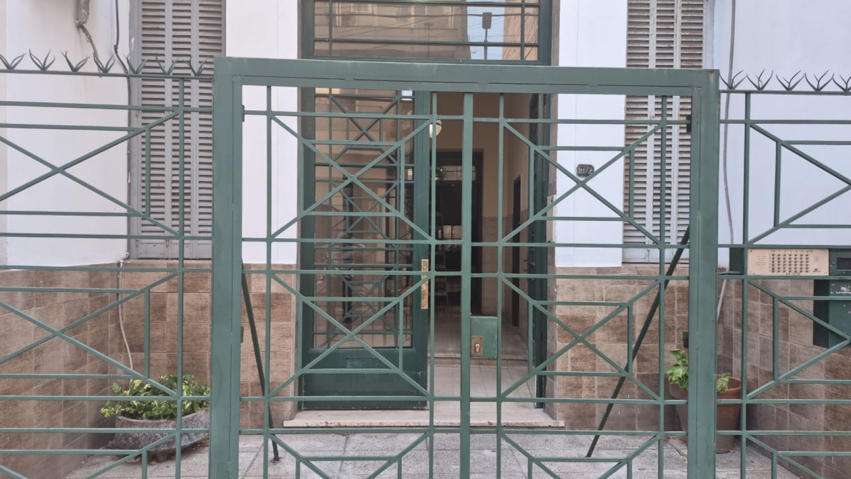 Se alquila un departamento de 2 ambientes con patio - Balvanera