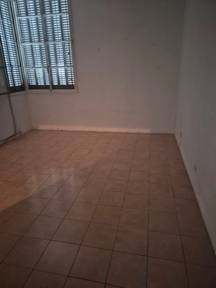 Se alquila un departamento de 2 ambientes con patio - Balvanera