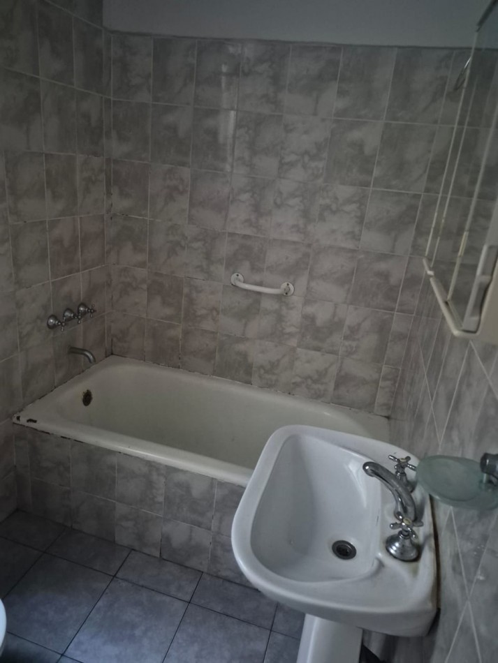 Se alquila un departamento de 2 ambientes con patio - Balvanera