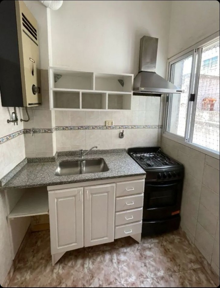 Oportunidad! Se vende un departamento de 2 ambientes al frente con balcon - Balvanera