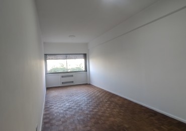Alquiler de un departamento de 3 ambientes con dependencia - Monserrat
