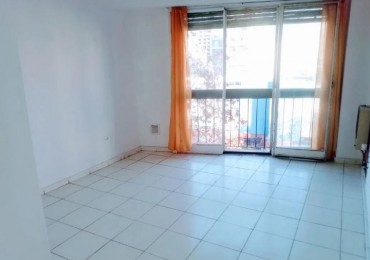 Se vende un departamento de 2 ambientes al frente luminoso APTO CREDITO - Almagro