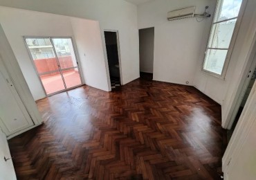 Se vende un departarmento de 3 ambientes, luminoso con balcon aterrazado APTO CREDITO - Congreso