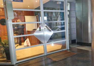 Se vende un departamento monoambiente con cochera - Recoleta