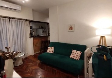 Se vende un agradable departamento de 2 ambientes --Recoleta